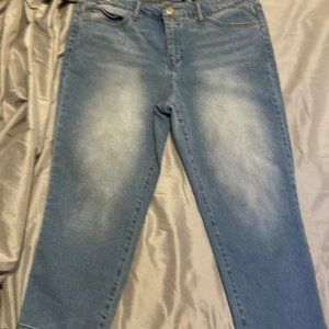 Bandolino Selene Capris